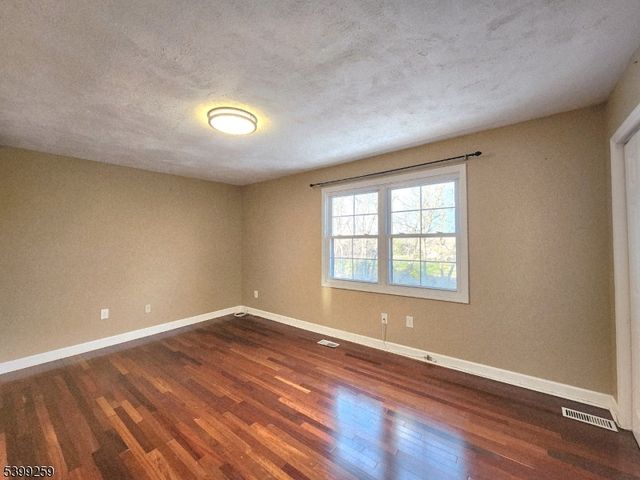 250 Riva Dr, Mansfield Twp., NJ 07840