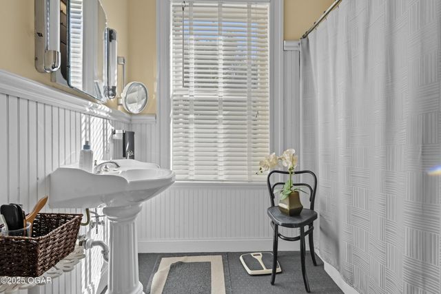 1335 S Main Street, Carthage, MO 64836