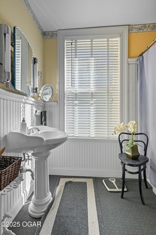 1335 S Main Street, Carthage, MO 64836