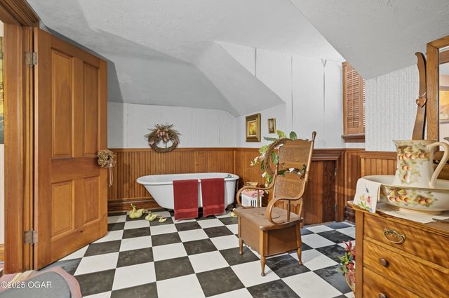 1335 S Main Street, Carthage, MO 64836