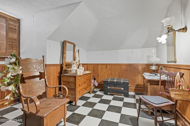 1335 S Main Street, Carthage, MO 64836