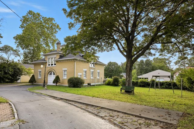 1335 S Main Street, Carthage, MO 64836