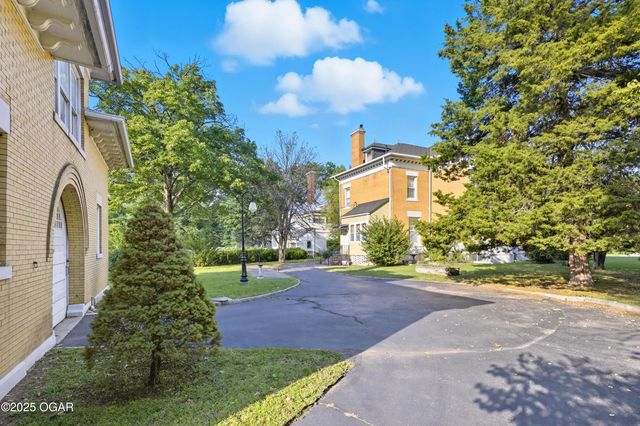 1335 S Main Street, Carthage, MO 64836