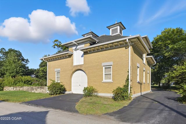 1335 S Main Street, Carthage, MO 64836