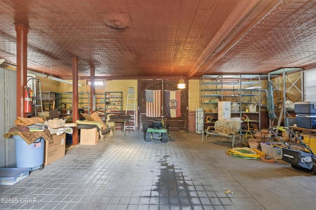 1335 S Main Street, Carthage, MO 64836