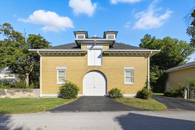 1335 S Main Street, Carthage, MO 64836