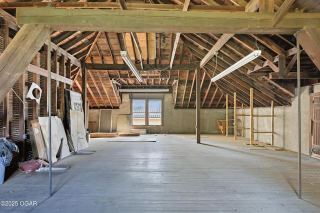 1335 S Main Street, Carthage, MO 64836