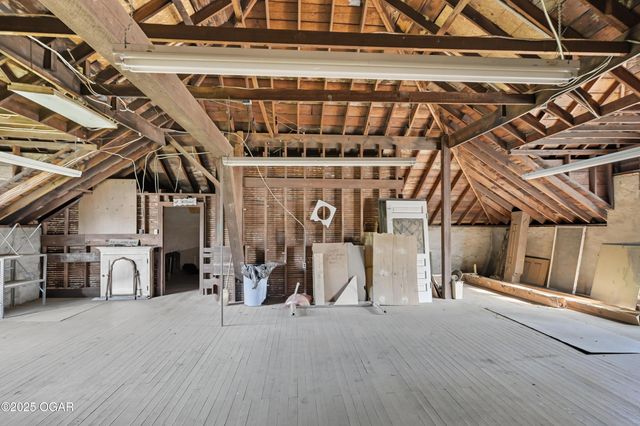 1335 S Main Street, Carthage, MO 64836