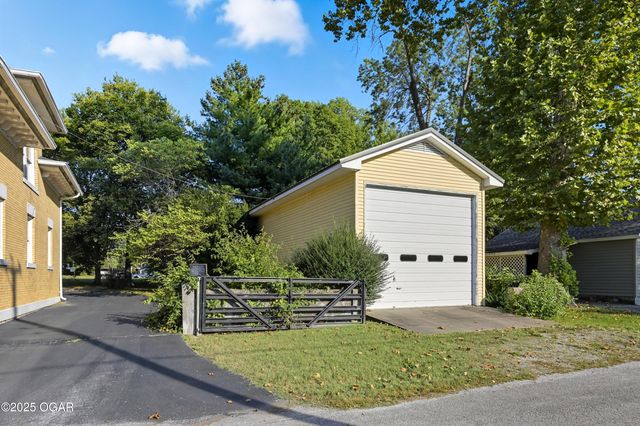 1335 S Main Street, Carthage, MO 64836