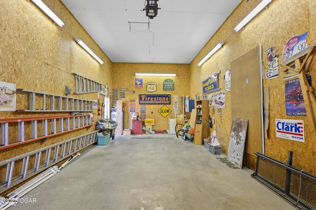 1335 S Main Street, Carthage, MO 64836