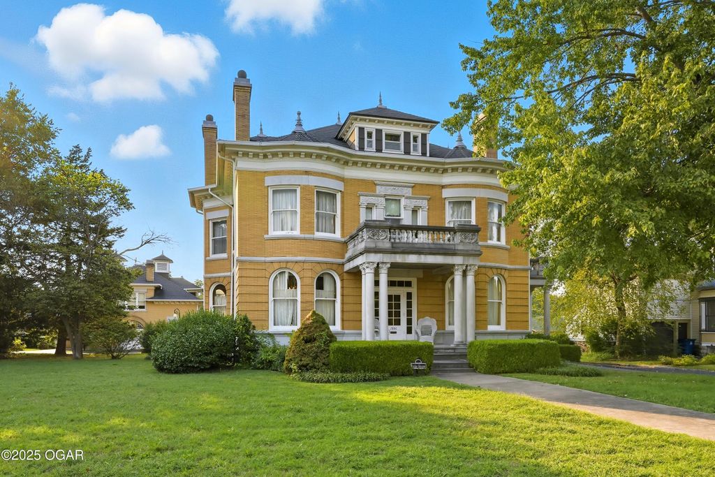 1335 S Main Street, Carthage, MO 64836