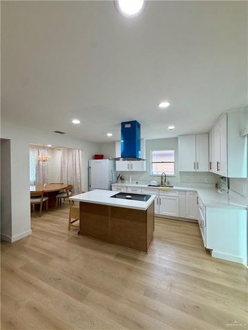 820 S 21st Avenue, Edinburg, TX 78539
