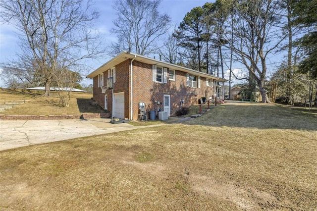 27 Hilltop Lane, Toccoa, GA 30577