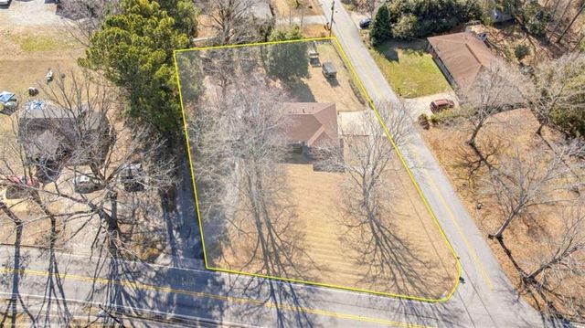 27 Hilltop Lane, Toccoa, GA 30577