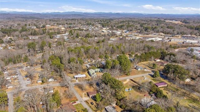 27 Hilltop Lane, Toccoa, GA 30577