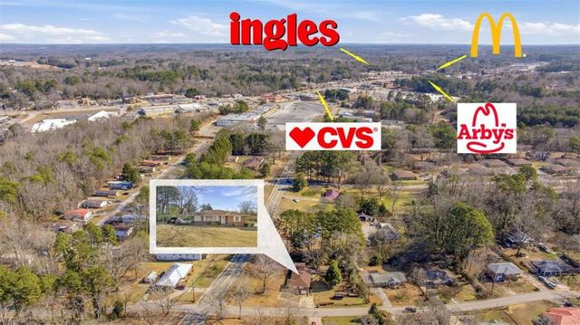 27 Hilltop Lane, Toccoa, GA 30577