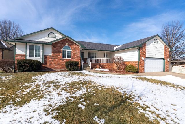 1 N Valley Oaks Ct., Valley Center, KS 67147