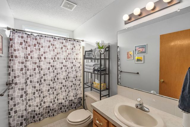 1 N Valley Oaks Ct., Valley Center, KS 67147