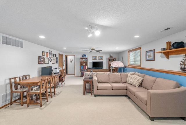 1 N Valley Oaks Ct., Valley Center, KS 67147