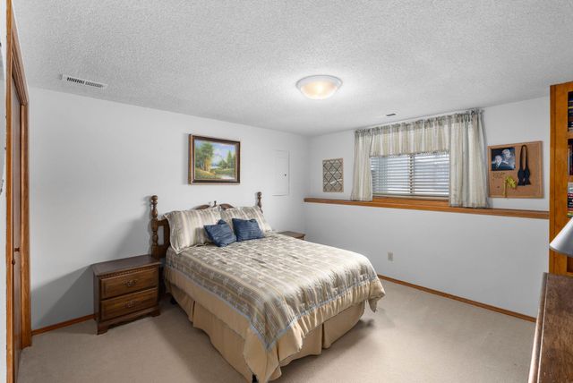 1 N Valley Oaks Ct., Valley Center, KS 67147