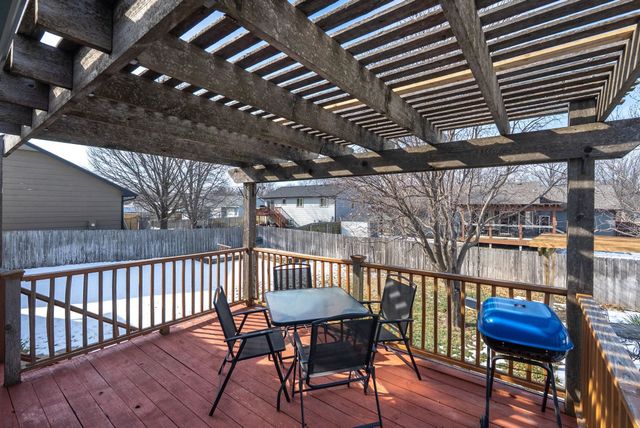 1 N Valley Oaks Ct., Valley Center, KS 67147