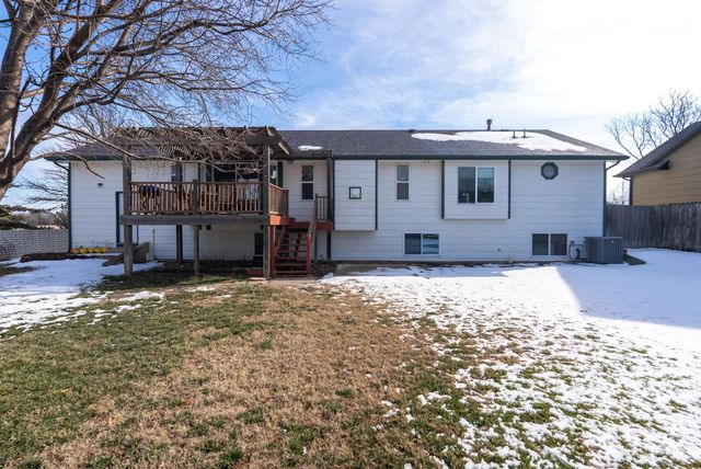 1 N Valley Oaks Ct., Valley Center, KS 67147