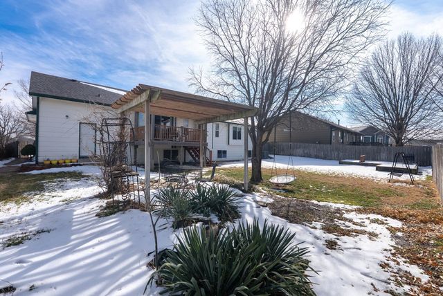 1 N Valley Oaks Ct., Valley Center, KS 67147