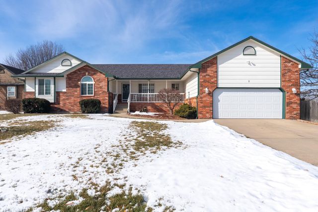 1 N Valley Oaks Ct., Valley Center, KS 67147