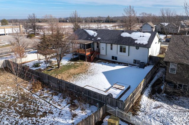 1 N Valley Oaks Ct., Valley Center, KS 67147