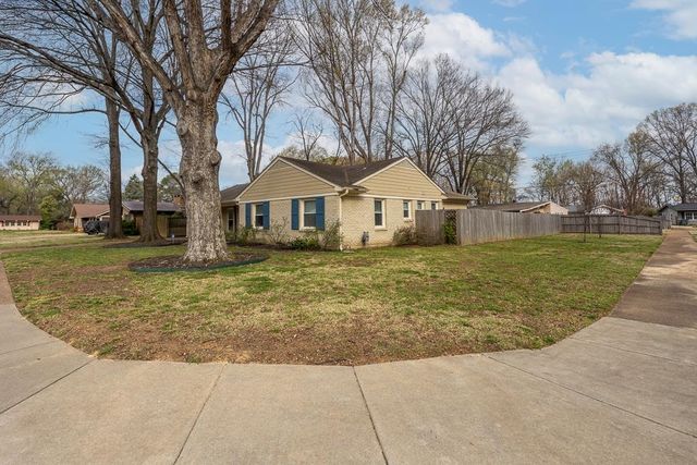 5112 WHITECLIFF DR, Memphis, TN 38117