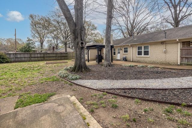 5112 WHITECLIFF DR, Memphis, TN 38117