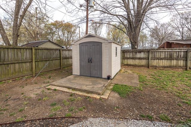 5112 WHITECLIFF DR, Memphis, TN 38117