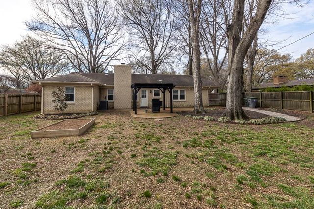 5112 WHITECLIFF DR, Memphis, TN 38117