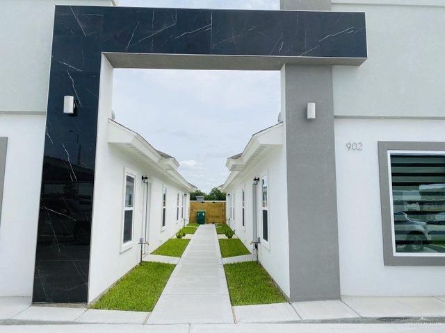 909 W Carmel Avenue 3, Pharr, TX 78577