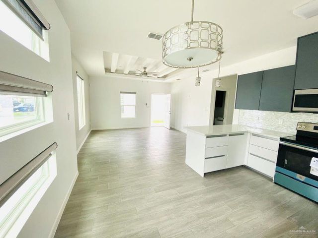 909 W Carmel Avenue 3, Pharr, TX 78577