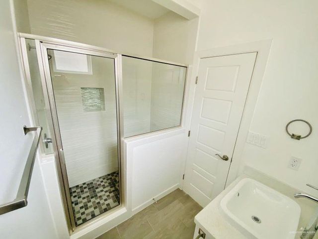 909 W Carmel Avenue 3, Pharr, TX 78577