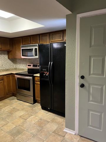 4444 Victory Drive 1302, Houston, TX 77088