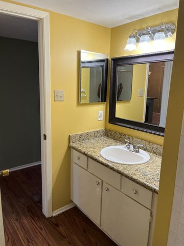 4444 Victory Drive 1302, Houston, TX 77088