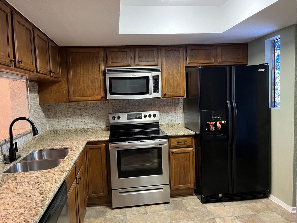 4444 Victory Drive 1302, Houston, TX 77088