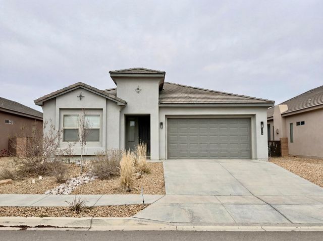 151 Fernleaf Court NW, Albuquerque, NM 87107