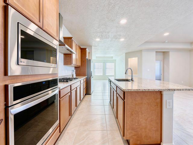 151 Fernleaf Court NW, Albuquerque, NM 87107