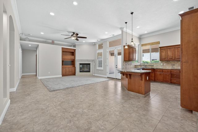 2883 22nd Court, Kingsburg, CA 93631