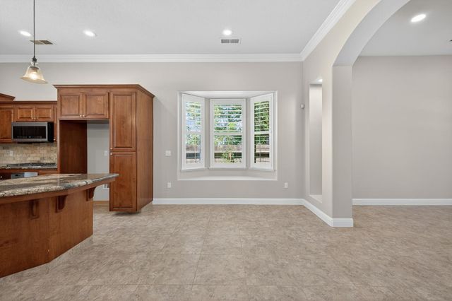2883 22nd Court, Kingsburg, CA 93631