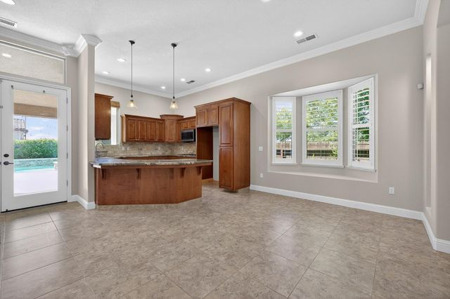 2883 22nd Court, Kingsburg, CA 93631