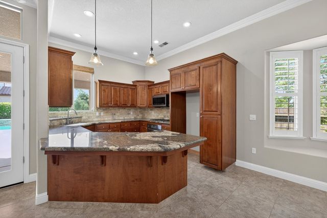 2883 22nd Court, Kingsburg, CA 93631