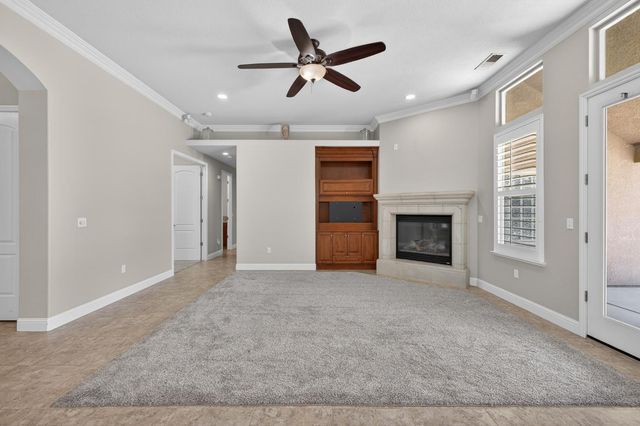 2883 22nd Court, Kingsburg, CA 93631