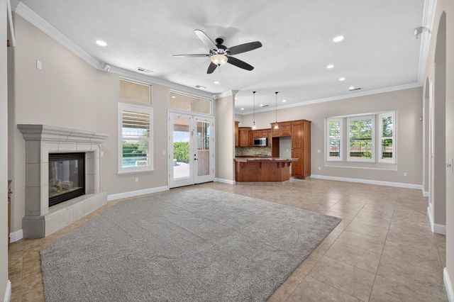 2883 22nd Court, Kingsburg, CA 93631