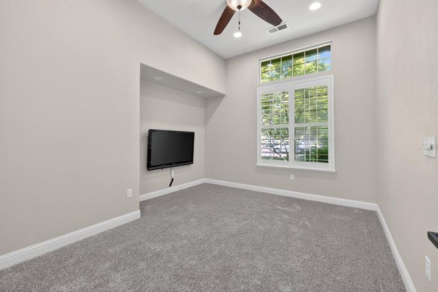 2883 22nd Court, Kingsburg, CA 93631