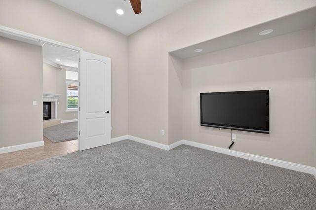 2883 22nd Court, Kingsburg, CA 93631