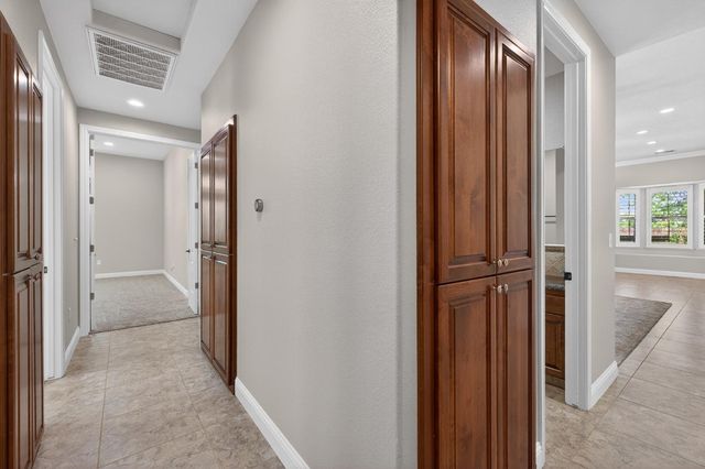 2883 22nd Court, Kingsburg, CA 93631